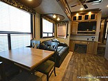 2016 Keystone Montana Photo #4
