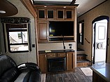 2016 Keystone Montana Photo #9
