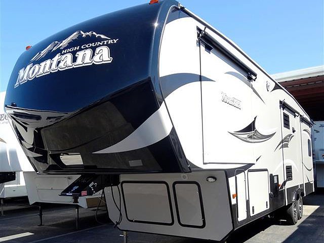 2016 Keystone Montana Photo