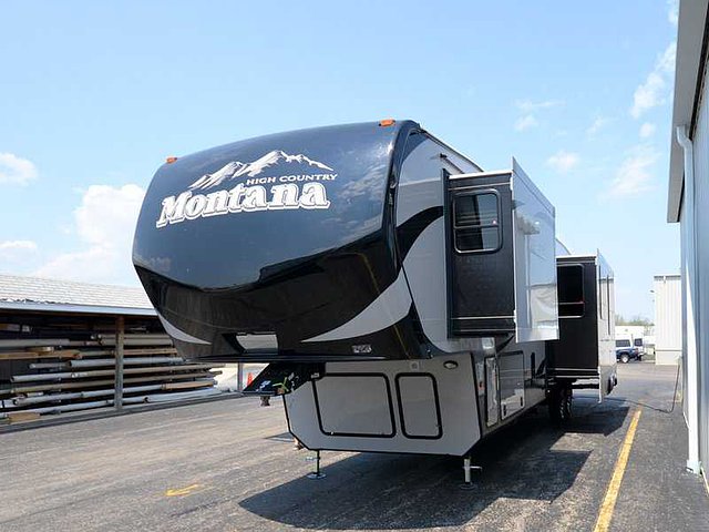 2016 Keystone Montana Photo