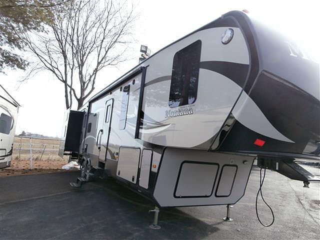 2015 Keystone Montana Photo