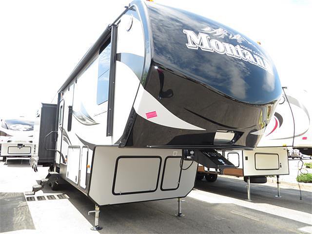 2016 Keystone Montana Photo