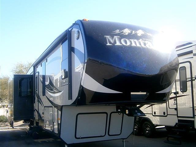 2015 Keystone Montana Photo