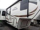 2015 Keystone Montana Photo #2