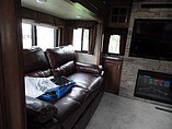 2015 Keystone Montana Photo #8