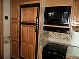 2005 Keystone Montana Photo #9