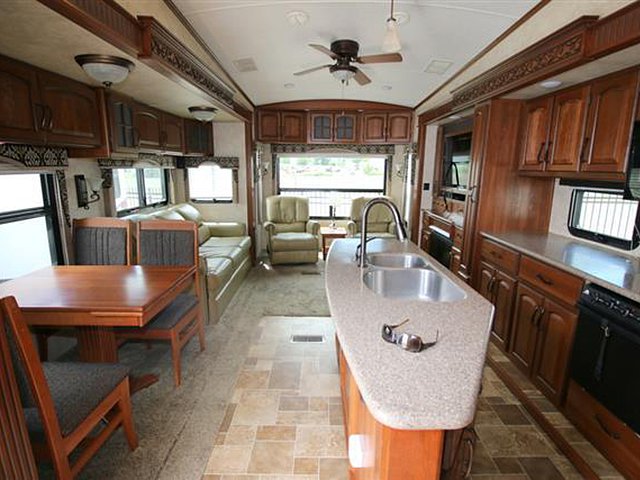 2013 Keystone Montana Photo