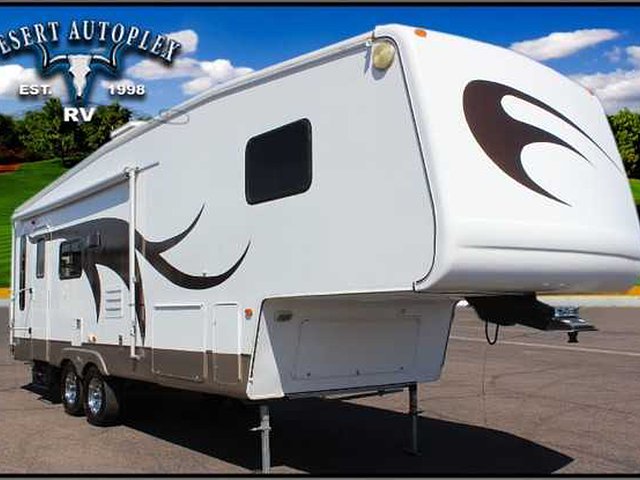 2004 Keystone Montana Photo