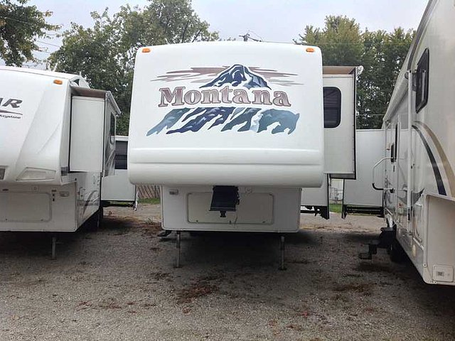 2004 Keystone Montana Photo