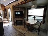 2016 Keystone Montana Photo #7