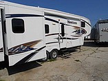 2010 Keystone Montana Photo #4