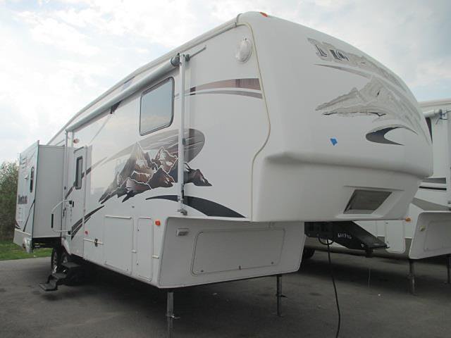 2007 Keystone Montana Photo