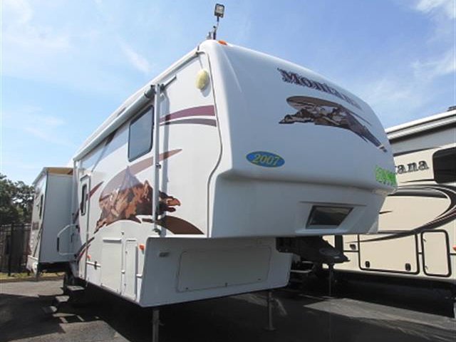 2007 Keystone Montana Photo