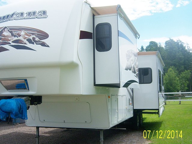 2008 Keystone Montana Photo