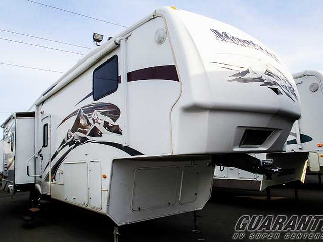 2009 Keystone Montana Photo