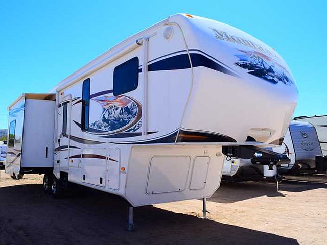 2012 Keystone Montana Photo