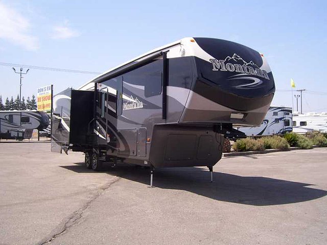 2015 Keystone Montana Photo