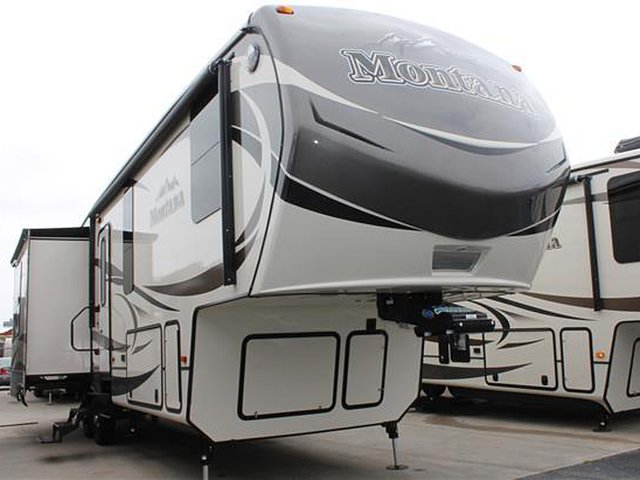 2015 Keystone Montana Photo