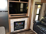 2016 Keystone Montana Photo #13