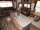 2016 Keystone Montana Photo #15