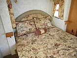 2002 Keystone Montana Photo #16