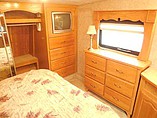 2007 Keystone Montana Photo #8