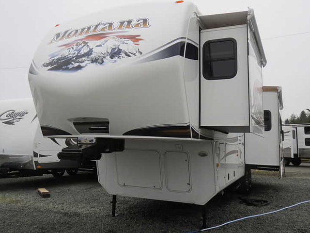 2011 Keystone Montana Photo