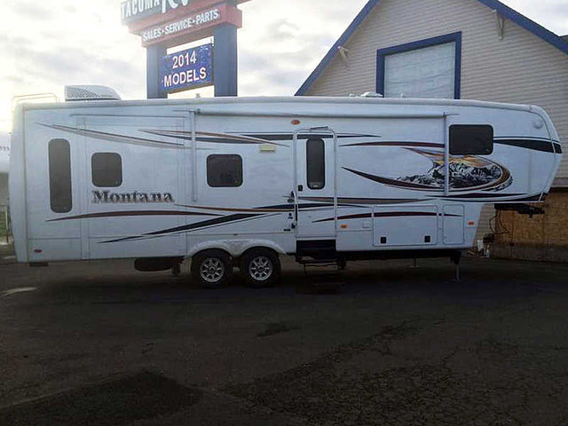 2013 Keystone Montana Photo