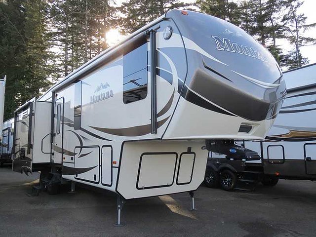 2015 Keystone Montana Photo