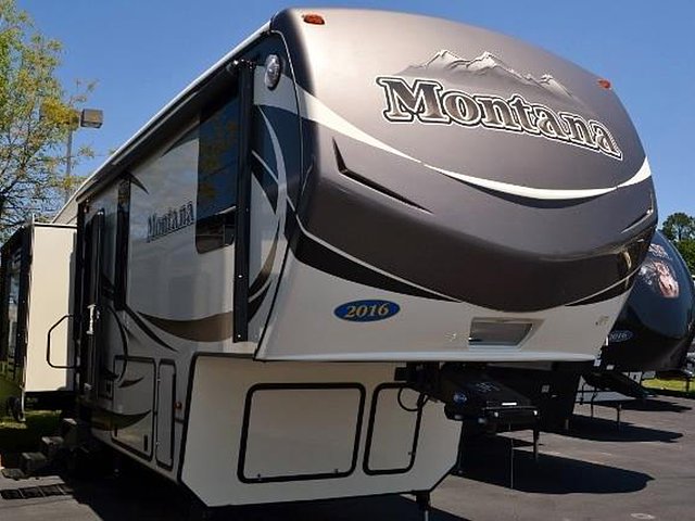 2016 Keystone Montana Photo