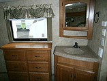 2009 Keystone Montana Photo #9