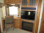 2010 Keystone Montana Photo #9