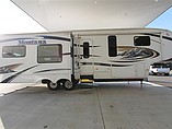 2010 Keystone Montana Photo #8