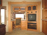 2007 Keystone Montana Photo #15