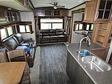 2016 Keystone Montana Photo #7