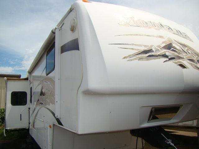 2008 Keystone Montana Photo