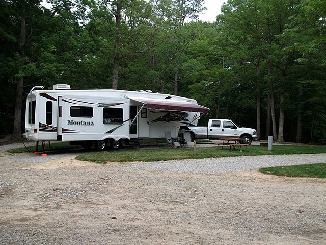 2008 Keystone Montana Photo