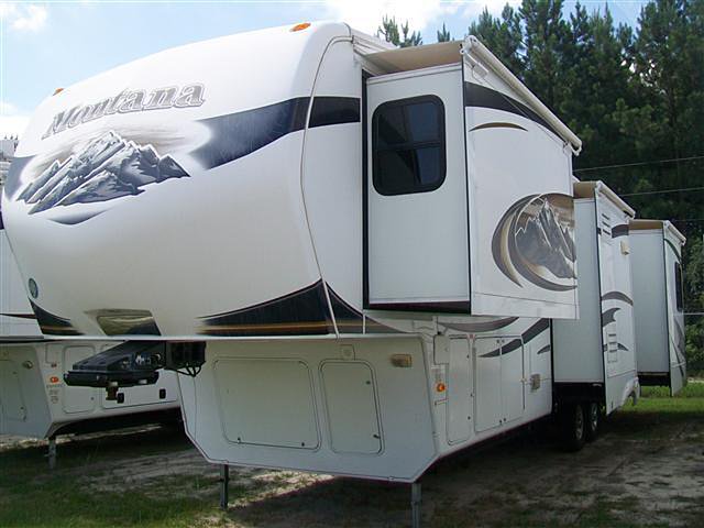 2009 Keystone Montana Photo