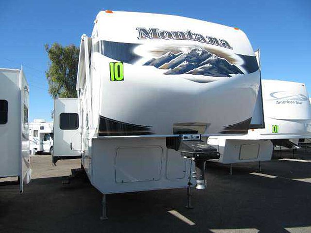 2010 Keystone Montana Photo
