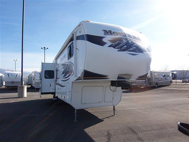 2011 Keystone Montana Photo