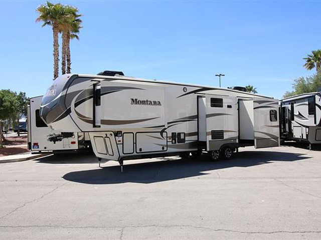 2016 Keystone Montana Photo