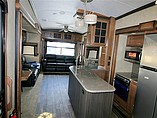 2016 Keystone Montana Photo #4