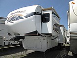 2010 Keystone Montana Photo #4