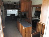2010 Keystone Montana Photo #6