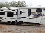 2010 Keystone Montana Photo #4