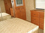 2009 Keystone Montana Photo #9