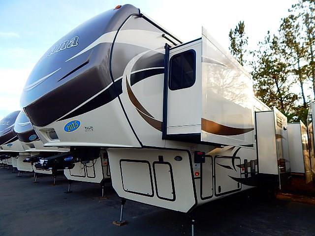 2015 Keystone Montana Photo