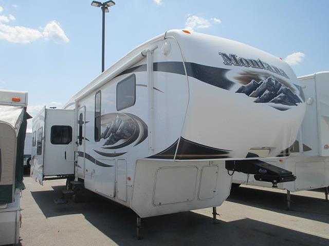 2010 Keystone Montana Photo