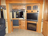 2009 Keystone Montana Photo #9