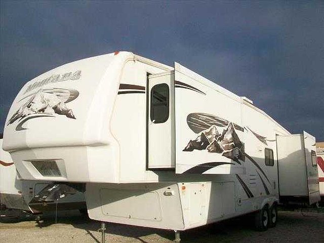 2006 Keystone Montana Photo